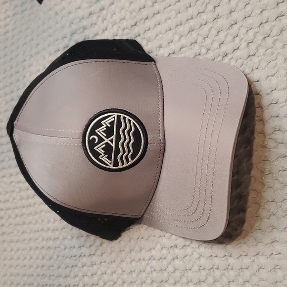 NWT Neptune Performance V2 Trucker Hat - Yosemite - Picture 1 of 11